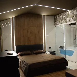 https://rebecca-house.catania-hotels.net