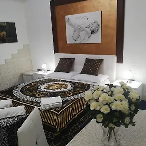 https://apt-marilyn.catania-hotels.net