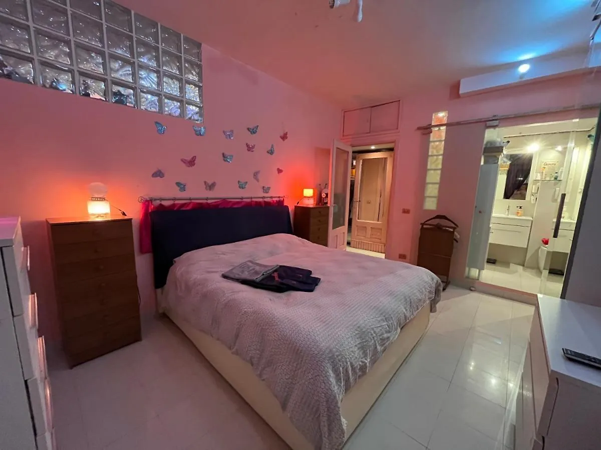 Affitto Due Camere, Due Bagni In Villa 로마 아파트