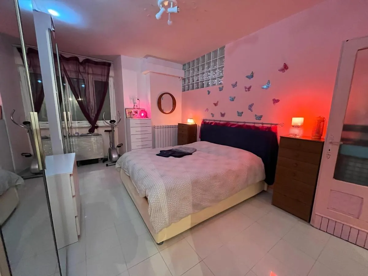 Affitto Due Camere, Due Bagni In Villa 로마 아파트